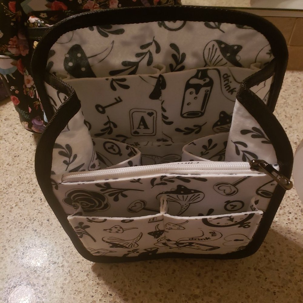 Alice In Wonderland Backpack Organizer - Picture 5 of 7